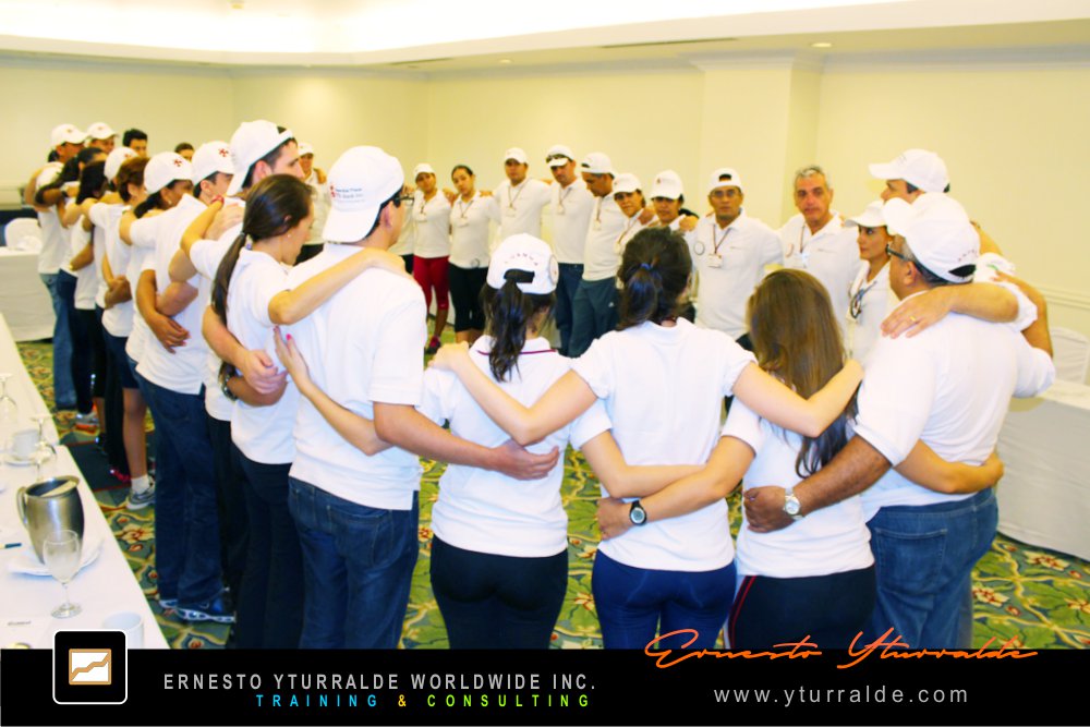 Talleres de Cuerdas Panamá - Team Building Corporativo para el desarrollo de equipos de trabajo